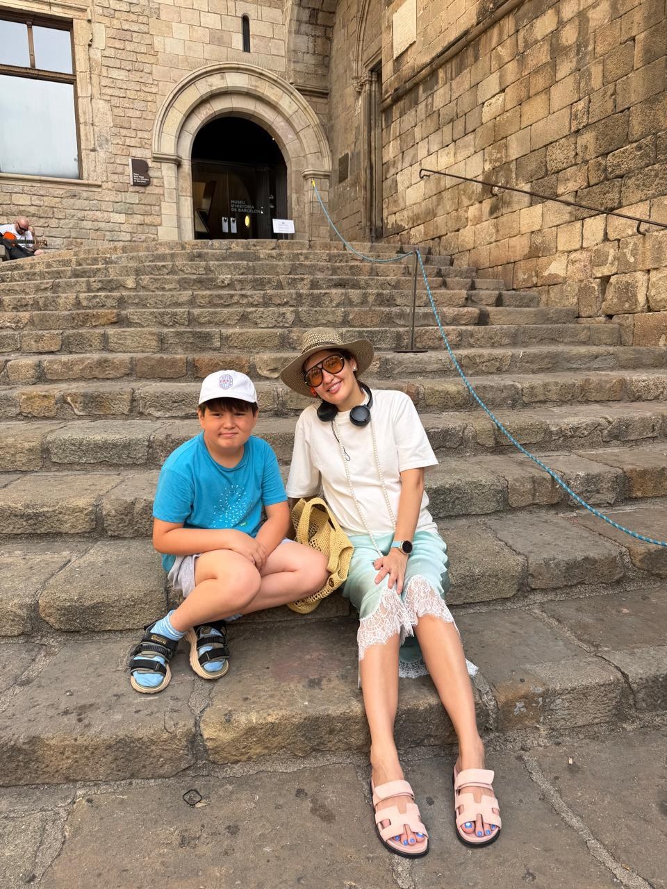 Ioanna Ponomarenko with a child during travel